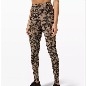 Bnwt lululemon Invigorate High Rise Tight 28"